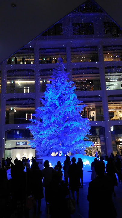 WHITE KITTE：東京駅近くの『KITTE』で綺麗にクリスマスライトアップ！12/25まで！